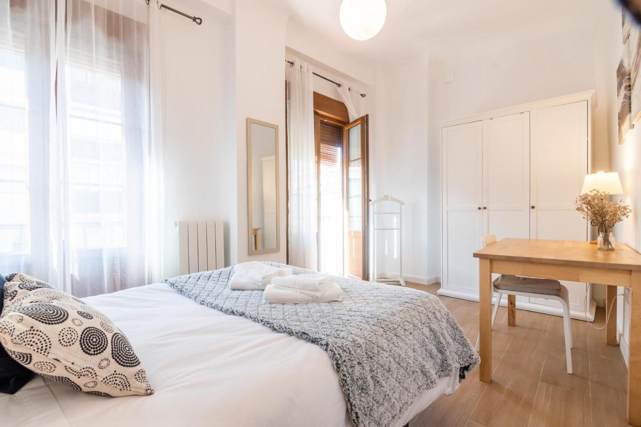 Tuguest Plaza Pescaderia - Catedral Apartman Granada Kültér fotó