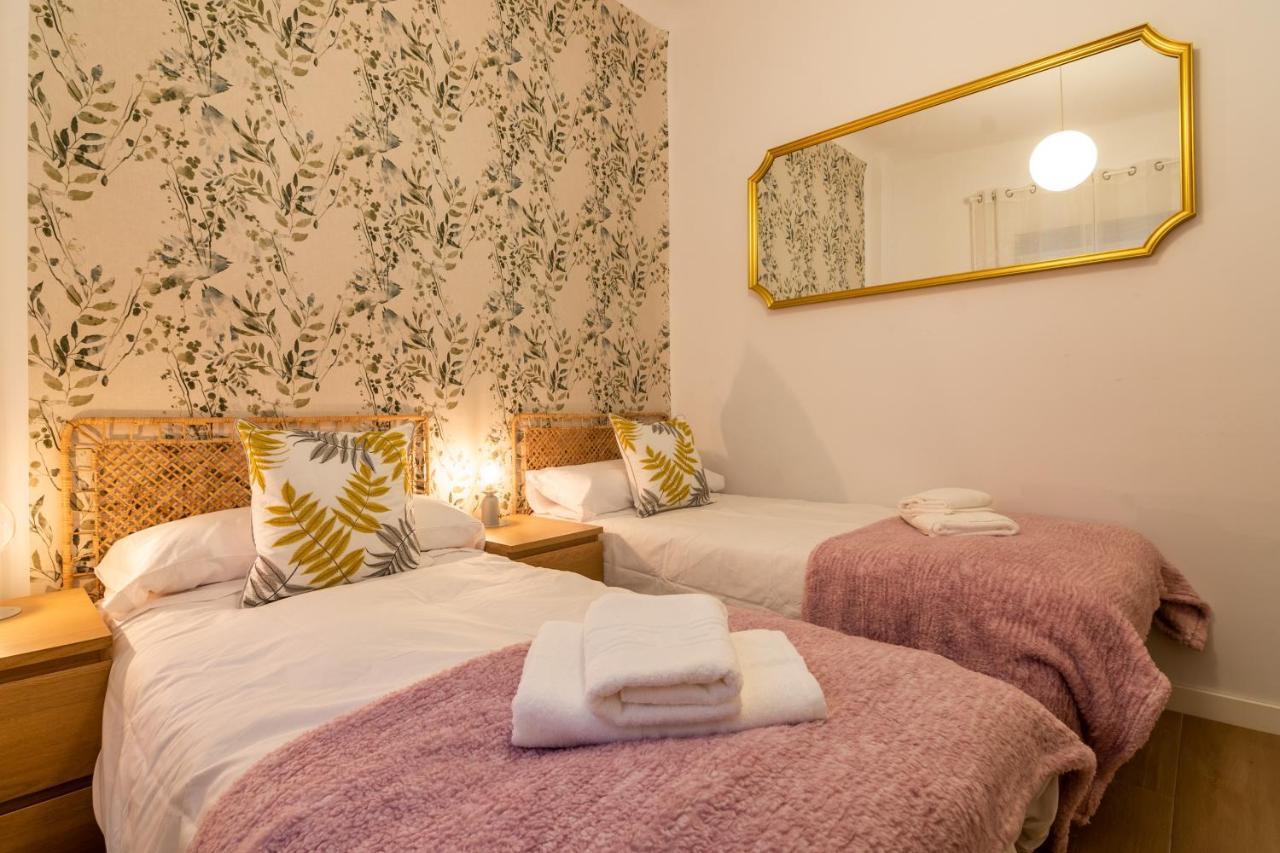 Tuguest Plaza Pescaderia - Catedral Apartman Granada Kültér fotó